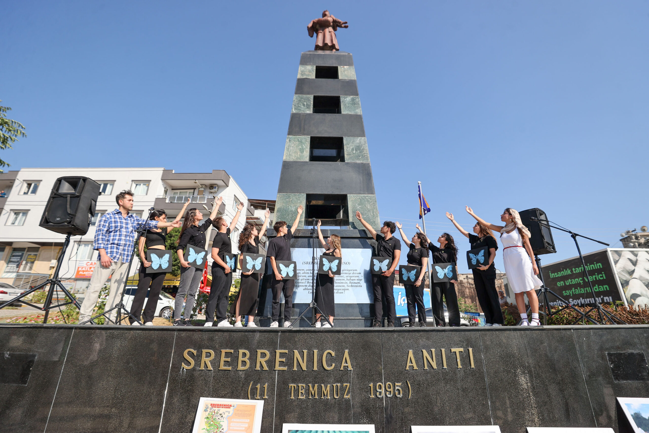 İnsanlık tarihinin en kara lekelerinden Srebrenitsa Soykırımı’nda katledilen canlar Buca’da