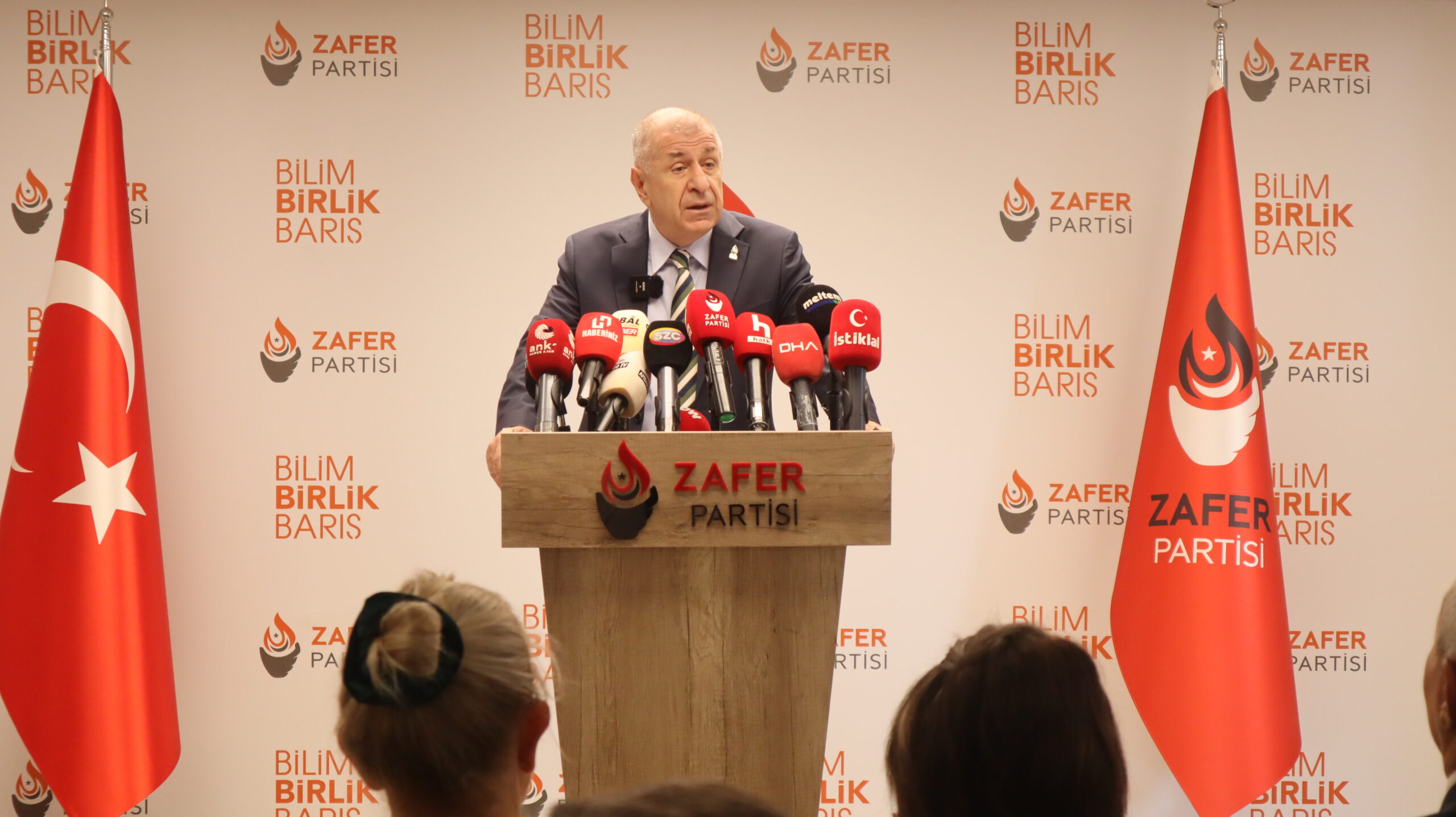 Zafer Partisi Genel Başkanı Prof. Dr. Ümit Özdağ, hem siyasetçi