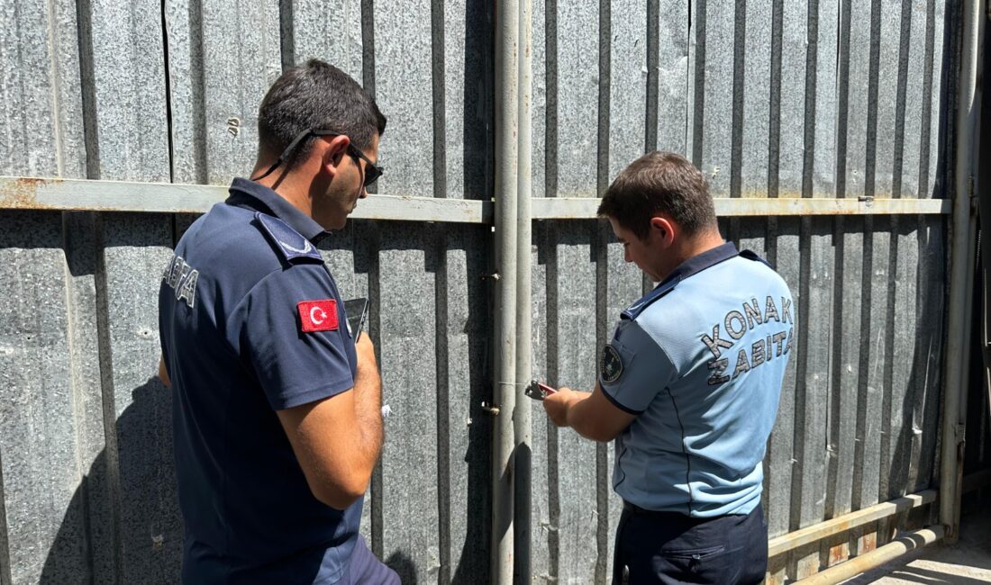 Konak Belediyesi Zabıta Müdürlüğüne bağlı ekipler, kaçak hurda depoları ve