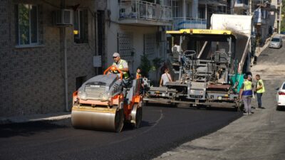 Bornova Belediyesi, Meriç Mahallesi’nde doğalgaz çalışmaları nedeniyle zarar gören yolları