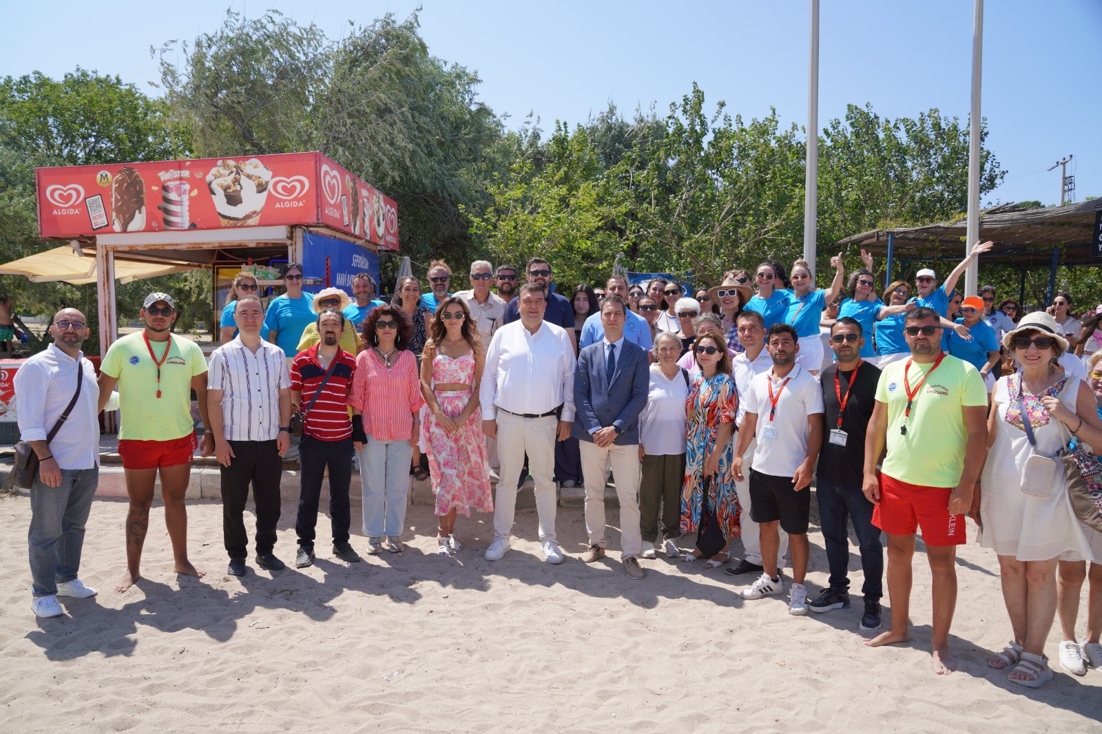 Seferihisar Belediyesi, Mavi Bayrak ödüllü Akkum Plajı’nda çevre bilincini artırmak