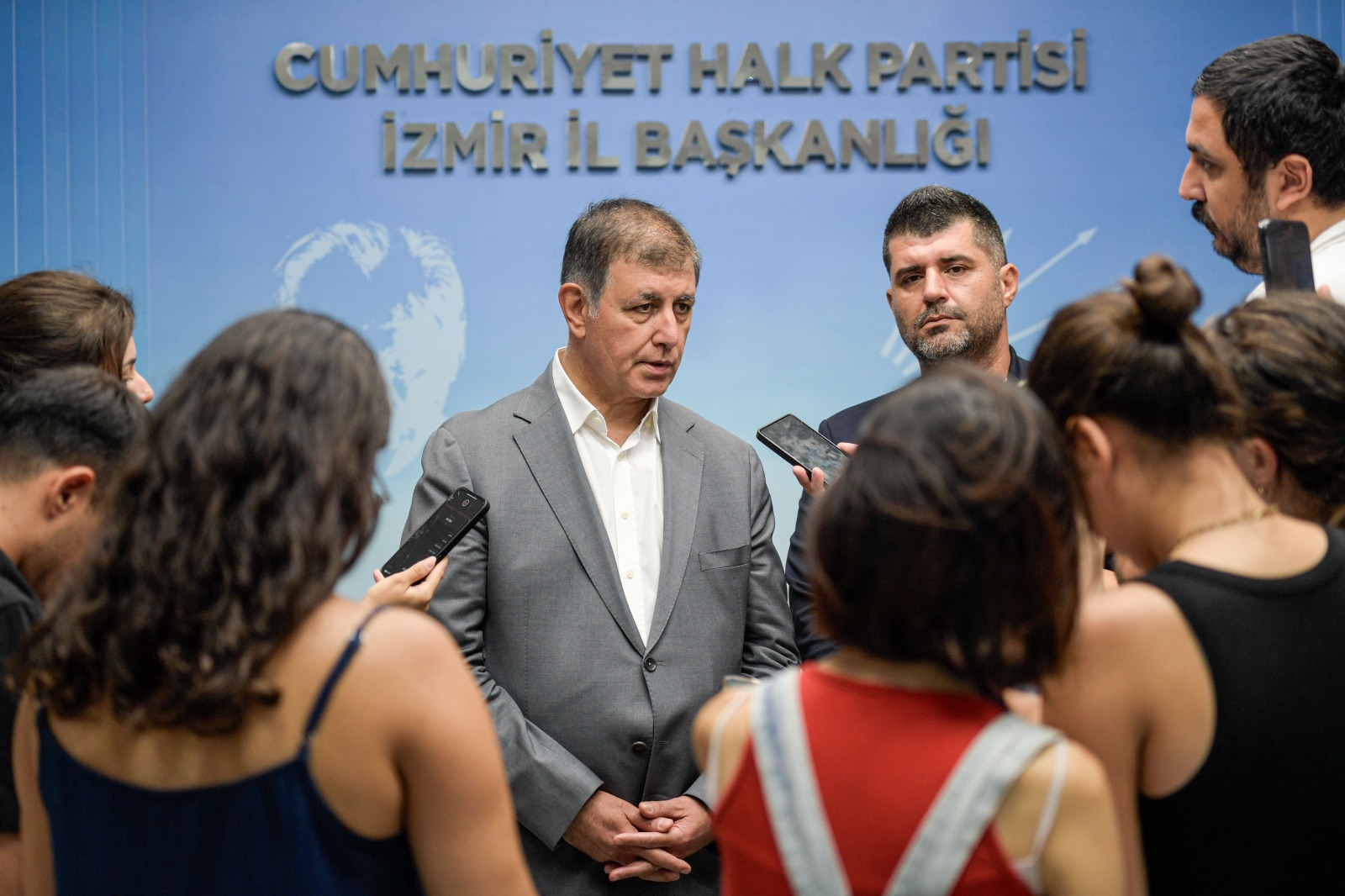 CHP İzmir İlçe Belediye Başkanları, ‘kongre’ gündemiyle bir araya geldiler;