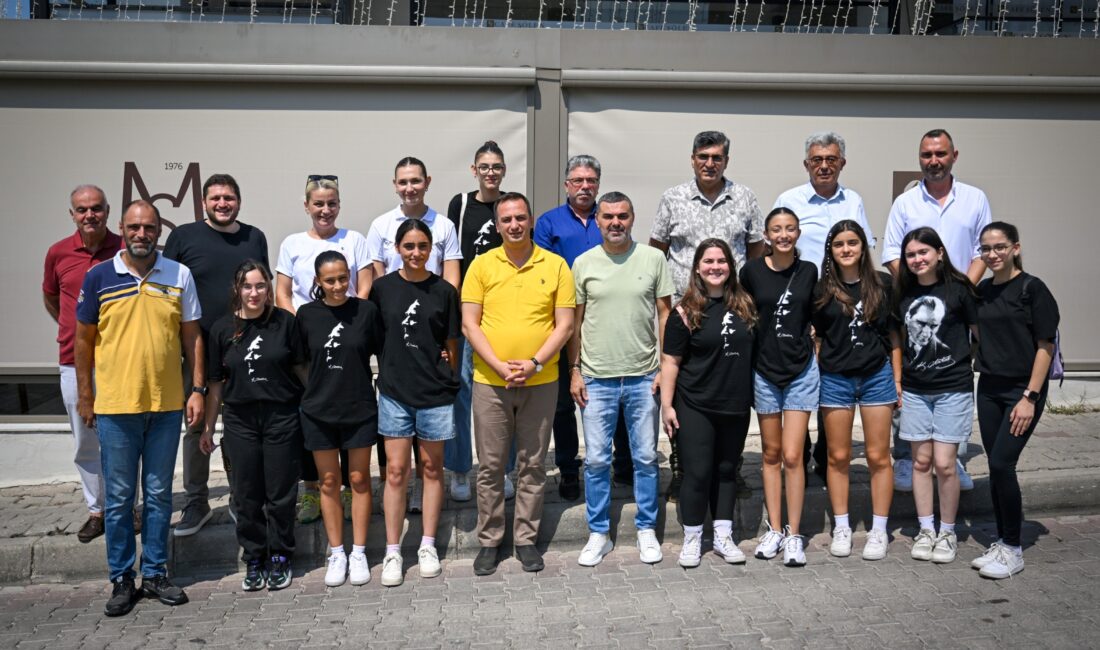 Bornova Belediyespor Küçük Kızlar Voleybol Takımı, İzmir Gelişim Ligi’nde oynadığı