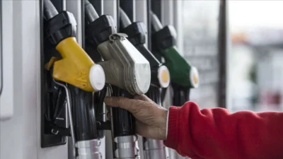 Döviz kuru ve brent petrol etkisiyle akaryakıta bir zam daha