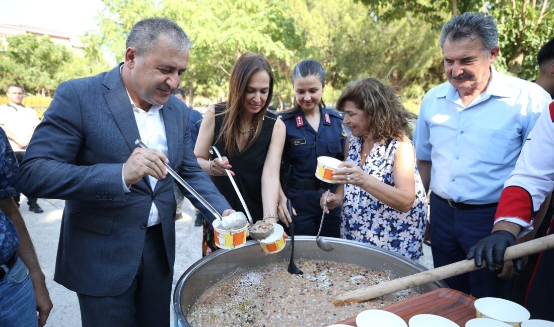Karşıyaka Belediyesi, geleneksel Aşure Günü etkinliğini bu yıl da birlik,