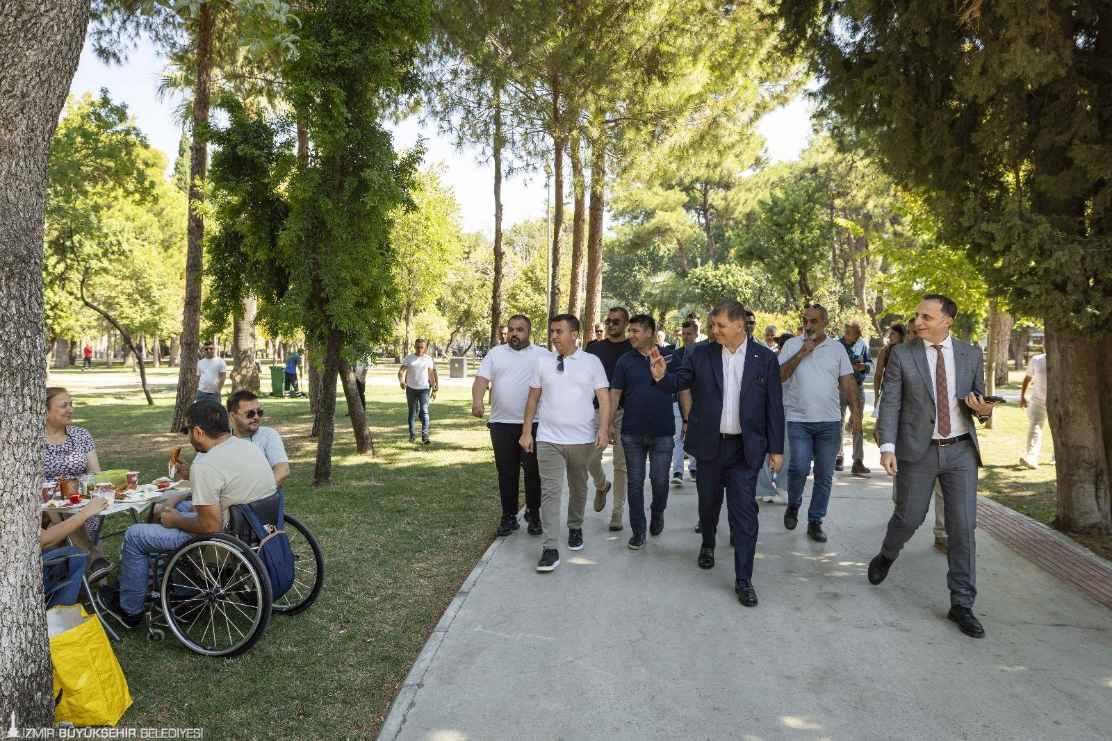 İzmir Büyükşehir Belediye Başkanı Dr. Cemil Tugay, İzmir Büyükşehir Belediyesi’nin