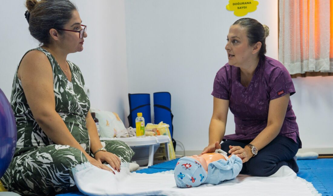 İzmir Büyükşehir Belediyesi Eşrefpaşa Hastanesi, anne adaylarını doğuma ve anneliğe