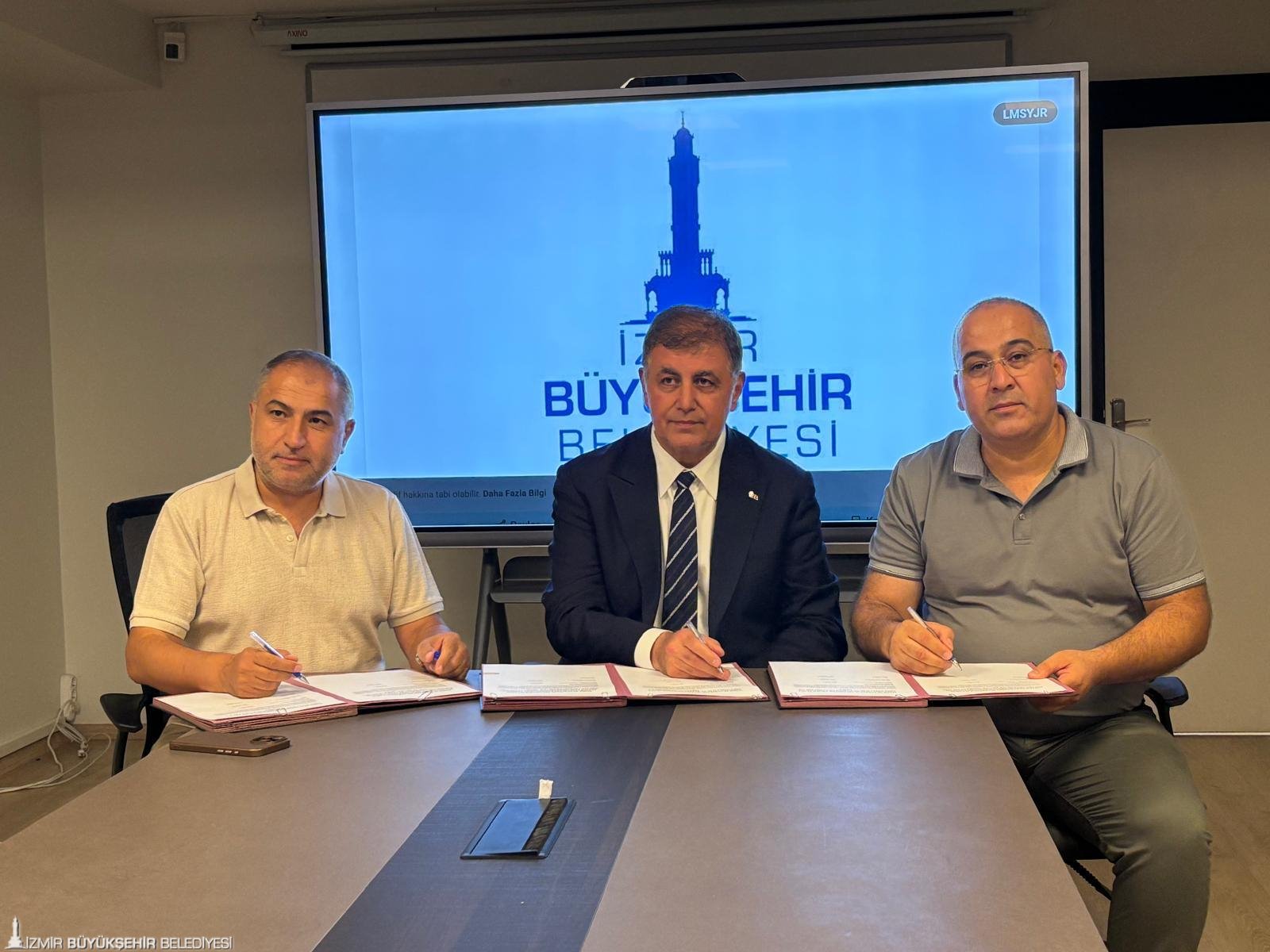 İzmir Büyükşehir Belediyesi iştiraklerinden Grand Plaza ve İztarım AŞ'de toplu