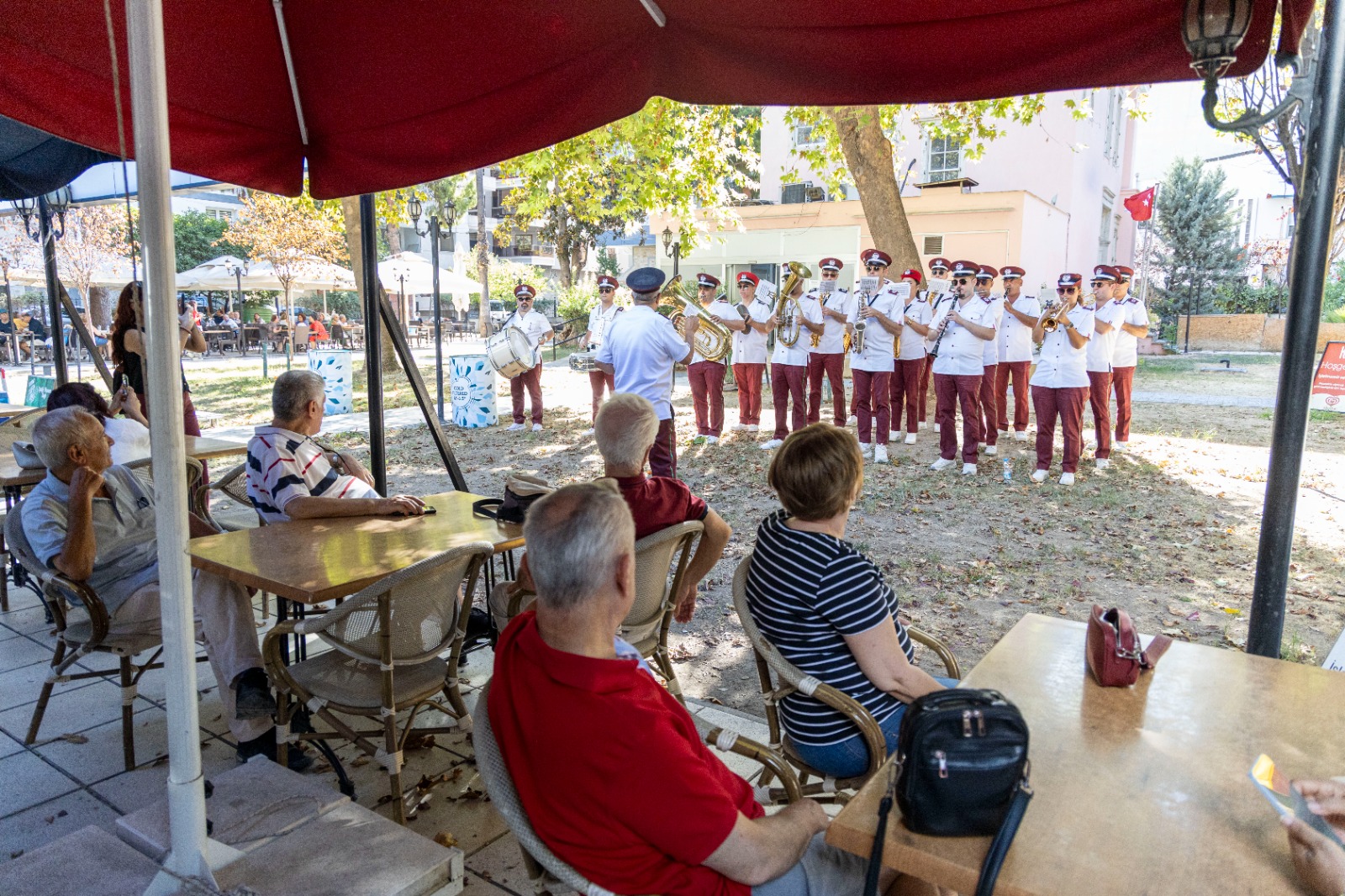 Karşıyaka’da, 30 Ağustos Zafer Bayramı kutlamaları Karşıyaka Belediye Bandosu’nun konserleriyle
