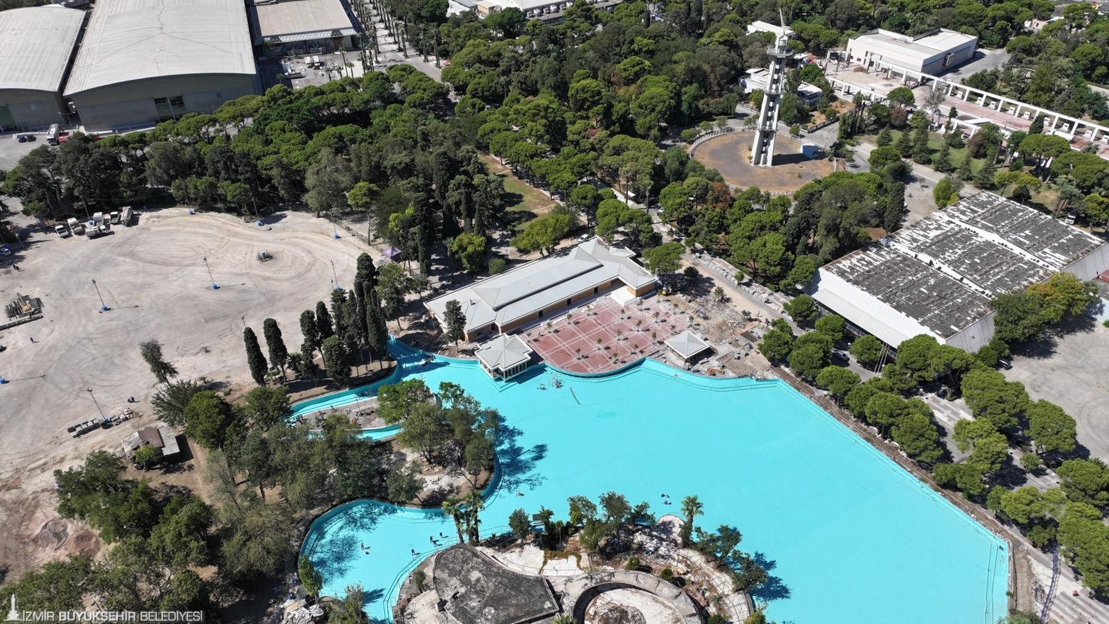 İzmir Büyükşehir Belediyesi tarafından aslına uygun olarak inşa edilen Göl