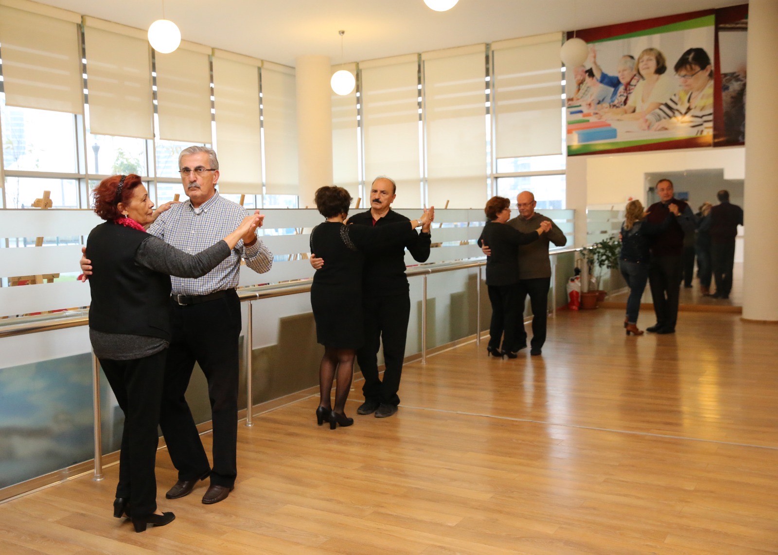 Karşıyaka Belediyesi, Cumhuriyet’in 102. yılına özel, ücretsiz Salon Dansları Kursu
