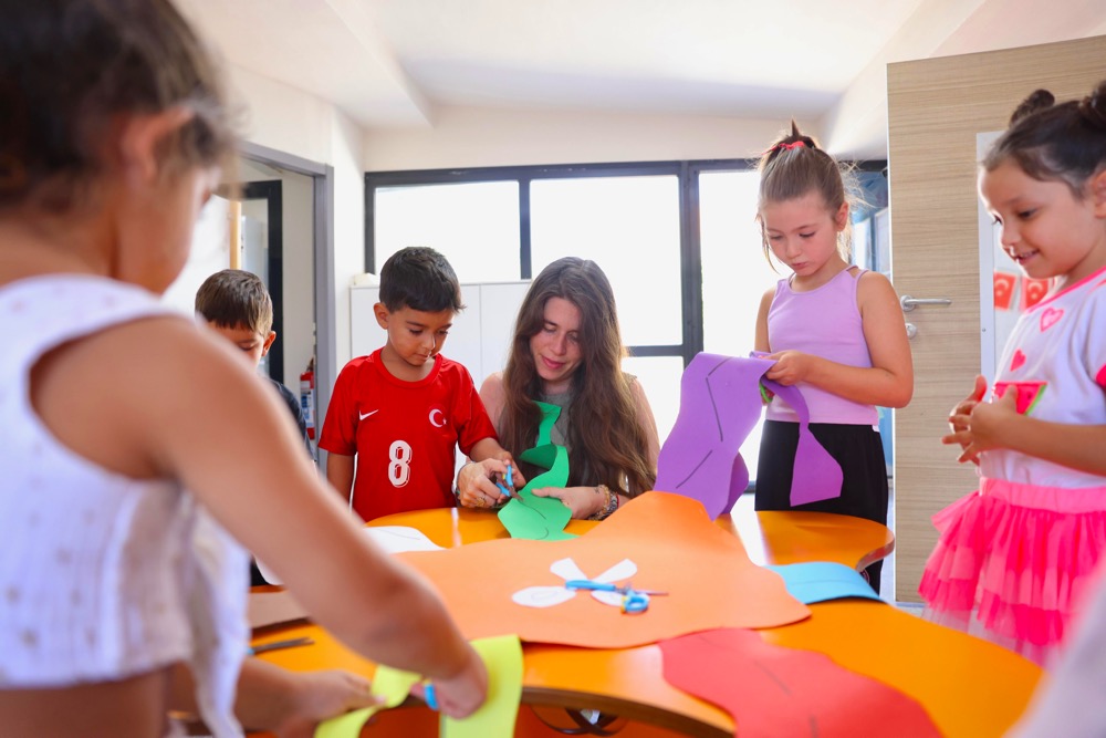 Çeşme Belediye Başkanı Lâl Denizli, Reisdere Mahallesi’ndeki Yuvamız Çeşme kreşini