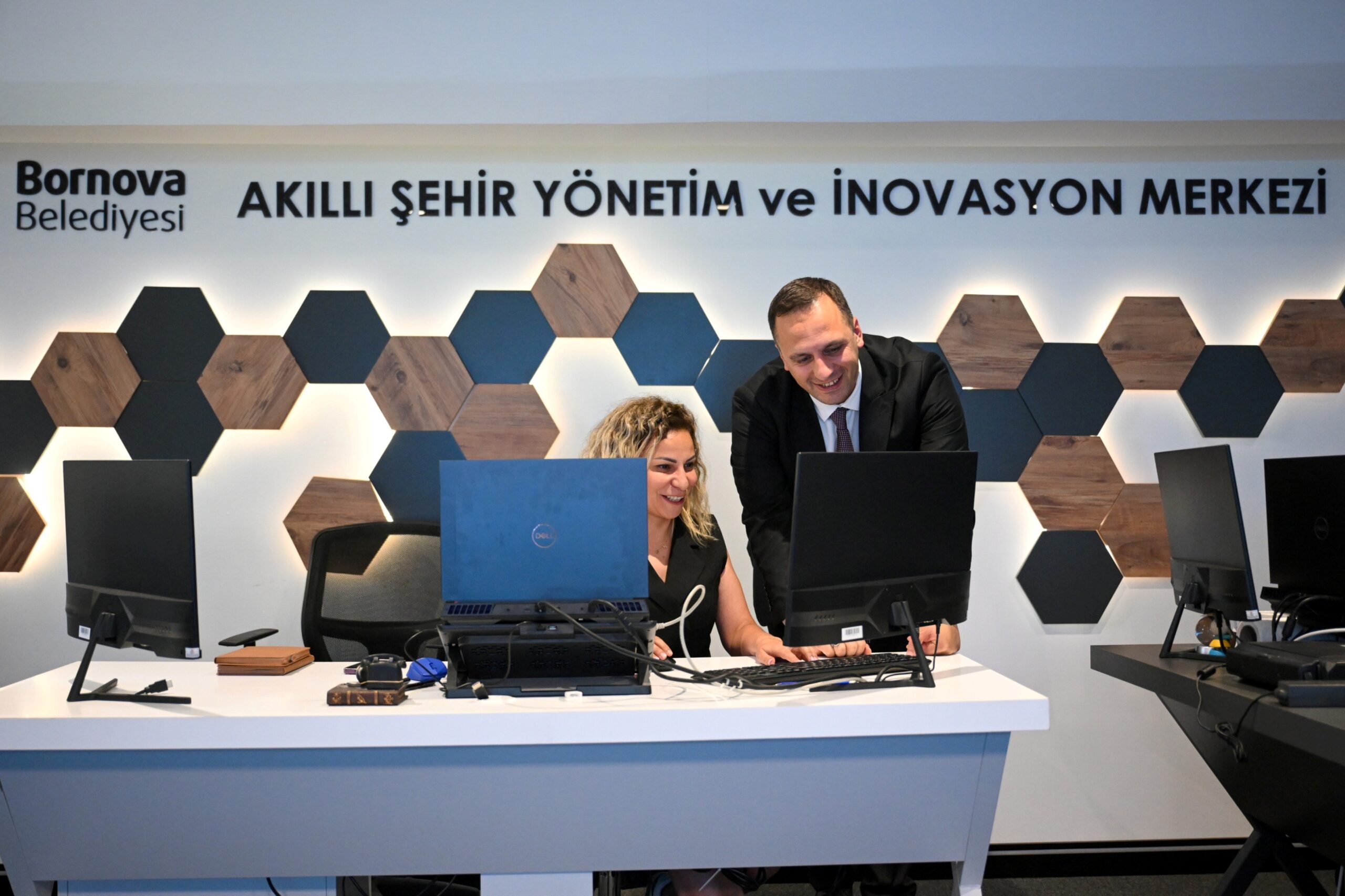 Bornova Belediyesi, tüm ilçenin bilgisayar ortamında ikizini oluşturduğu ‘Akıllı Şehir