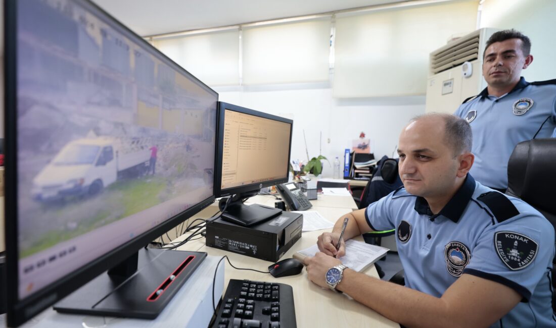 Konak’ta, başta moloz ve kullanılmayan ev eşyaları olmak üzere çeşitli