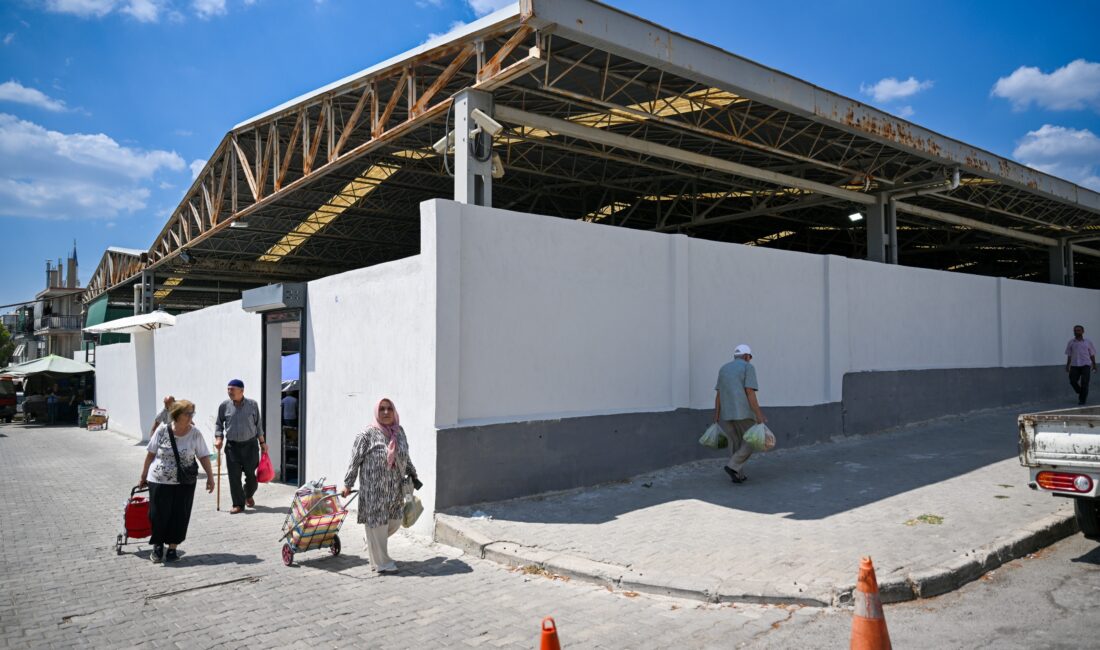 Bornova’da yaşanan bir vandalizm olayı, ilçedeki tüm pazaryerlerinin güvenliğini artıracak