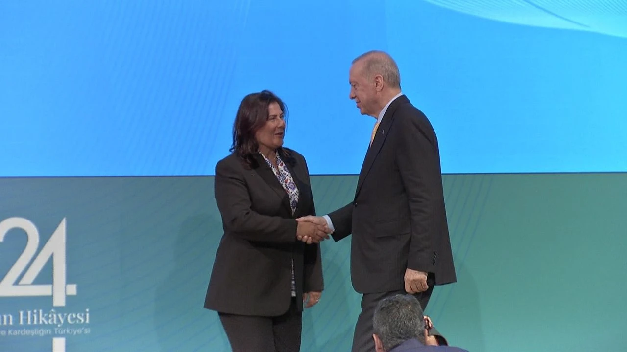 CHP’den istifa eden Aydın Büyükşehir Belediye Başkanı Özlem Çerçioğlu, AKP’nin