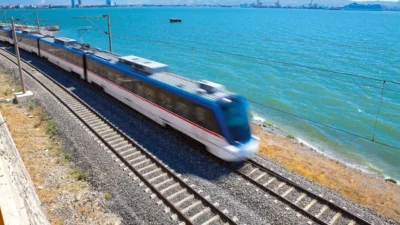 İZBAN, 30 Ağustos Zafer Bayramı’na özel olarak vatandaşlara ücretsiz ulaşım