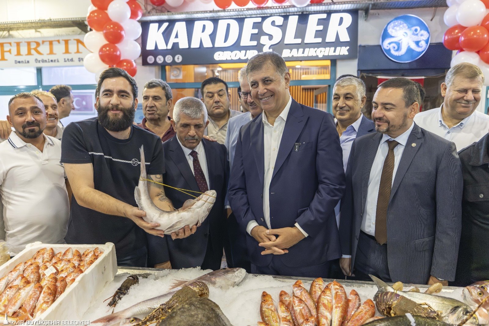 Av yasağının 1 Eylül’de sona ermesiyle İzmir Su Ürünleri Hali’nde
