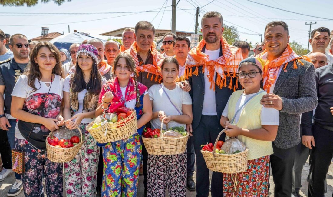 Başkan Tugay Bardacık Festivali’nde: Üretilen her ürünü daha değerli hale getirmek boynumuz borcu İzmir Büyükşehir Belediye Başkanı Dr. Cemil Tugay, Buca’da bu yıl