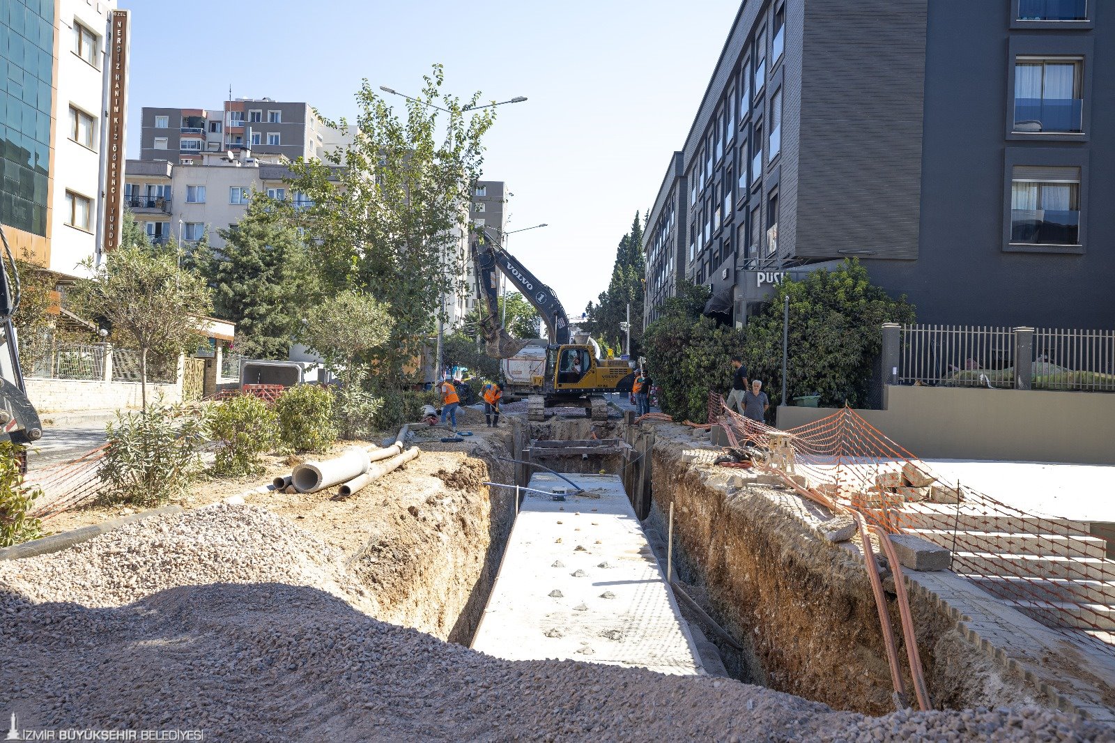 İzmir Büyükşehir Belediyesi İZSU Genel Müdürlüğü’nün yaklaşık 400 milyon liralık