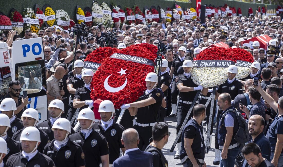 İzmir, kurtuluşunun 103’üncü yıldönümünde şehitlerini sonsuzluğa uğurladı. Balçova Salih İşgören