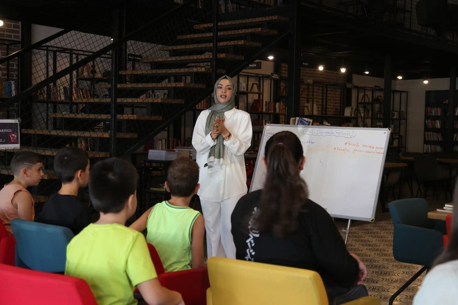 Efeler Belediye Başkanı Anıl Yetişkin, 8. ve 12. sınıf ile