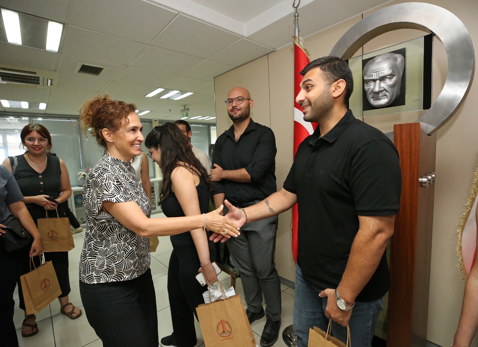 Karşıyaka Belediyesi’nin yaklaşık 10 yıldır sürdürdüğü “Karşıyaka’nın Filizleri” projesinden burs