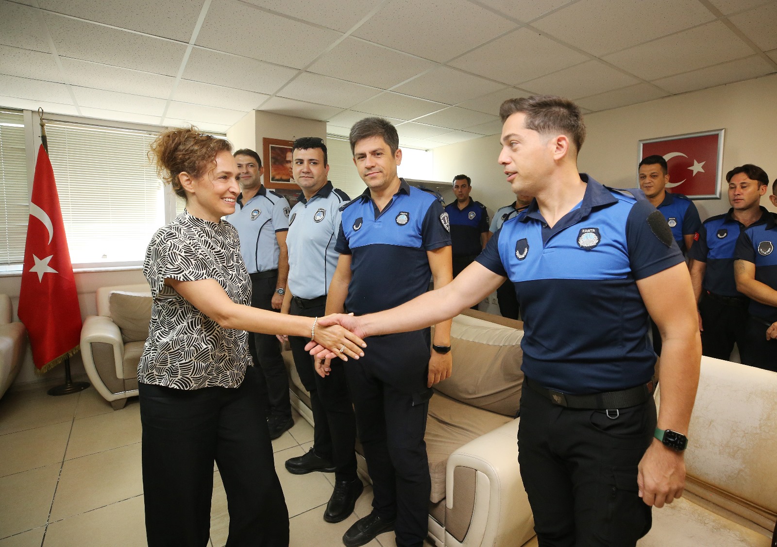 Karşıyaka Belediye Başkanı Yıldız Ünsal, 1-7 Eylül Zabıta Haftası kapsamında