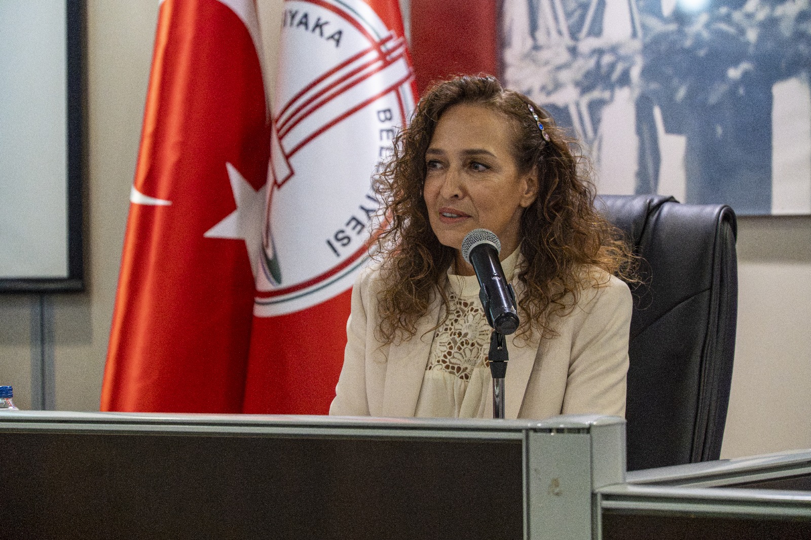 Karşıyaka Belediye Başkanı Yıldız Ünsal, Eylül ayı meclis toplantısında belediyenin