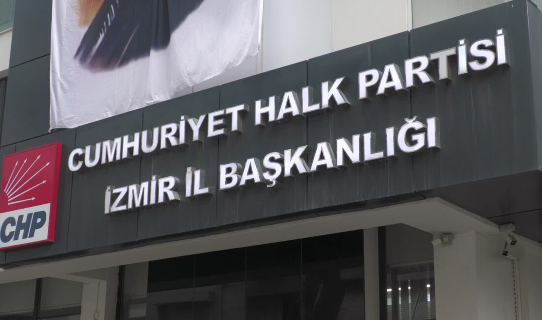CHP İzmir İl Başkan Vekili Barış Özdemir ve İl Hukuk