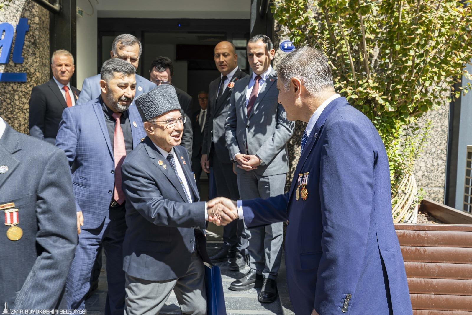 İzmir Büyükşehir Belediye Başkanı Dr. Cemil Tugay, 19 Eylül Gaziler
