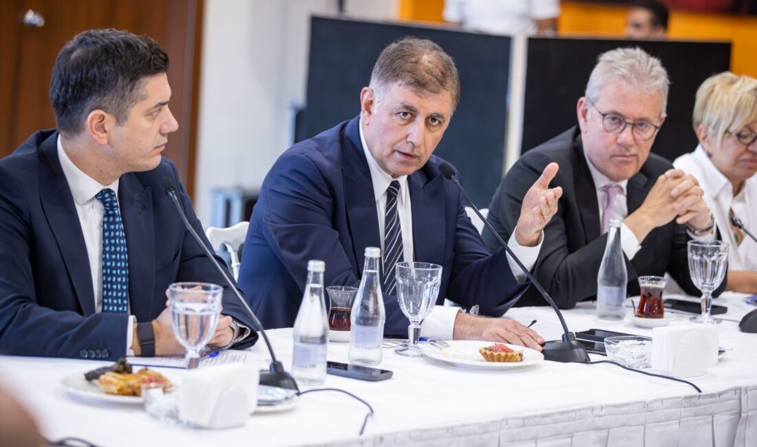 İzmir Büyükşehir Belediye Başkanı Dr. Cemil Tugay’ın ev sahipliğinde gerçekleşen