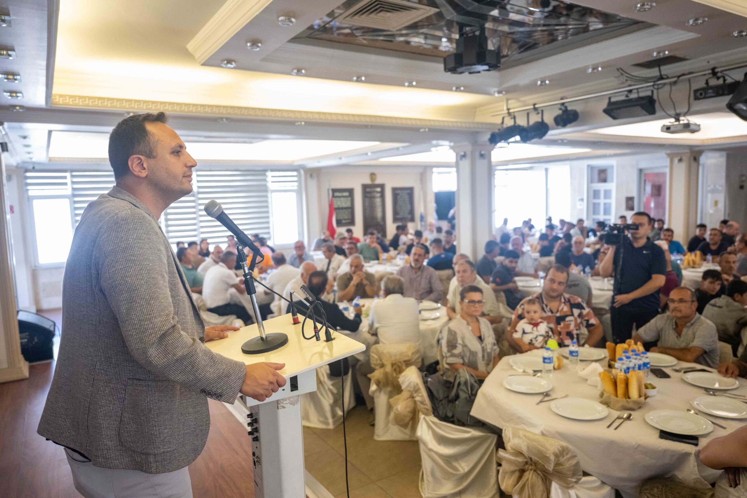 Bornova Belediye Başkanı Ömer Eşki, İzmir 3. Sanayi Sitesi’nde düzenlenen