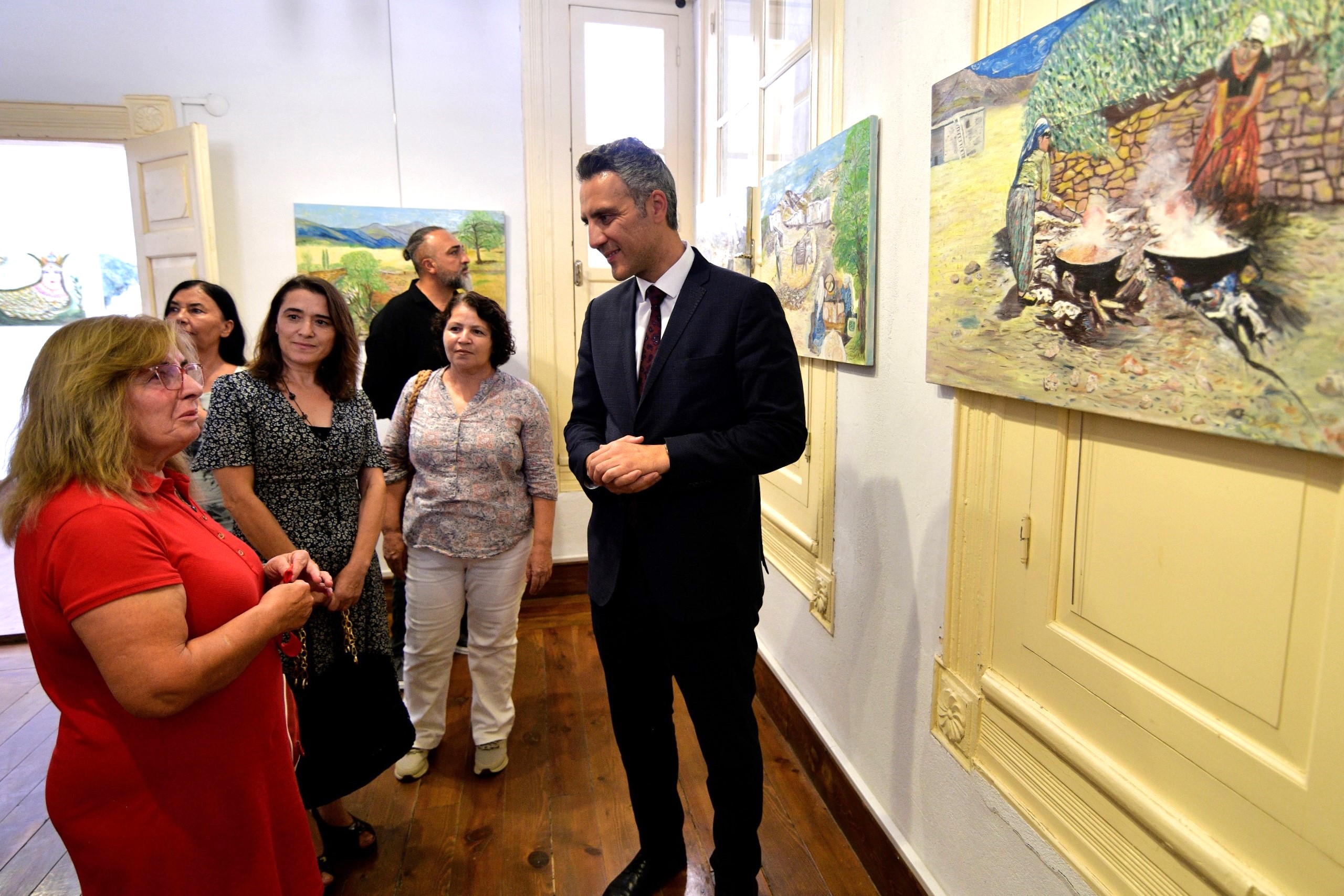 Bornova Belediyesi’nin kültür-sanat etkinlikleri kapsamında açılan “Anadolu’dan” sergisi, Nadire Aydın’ın