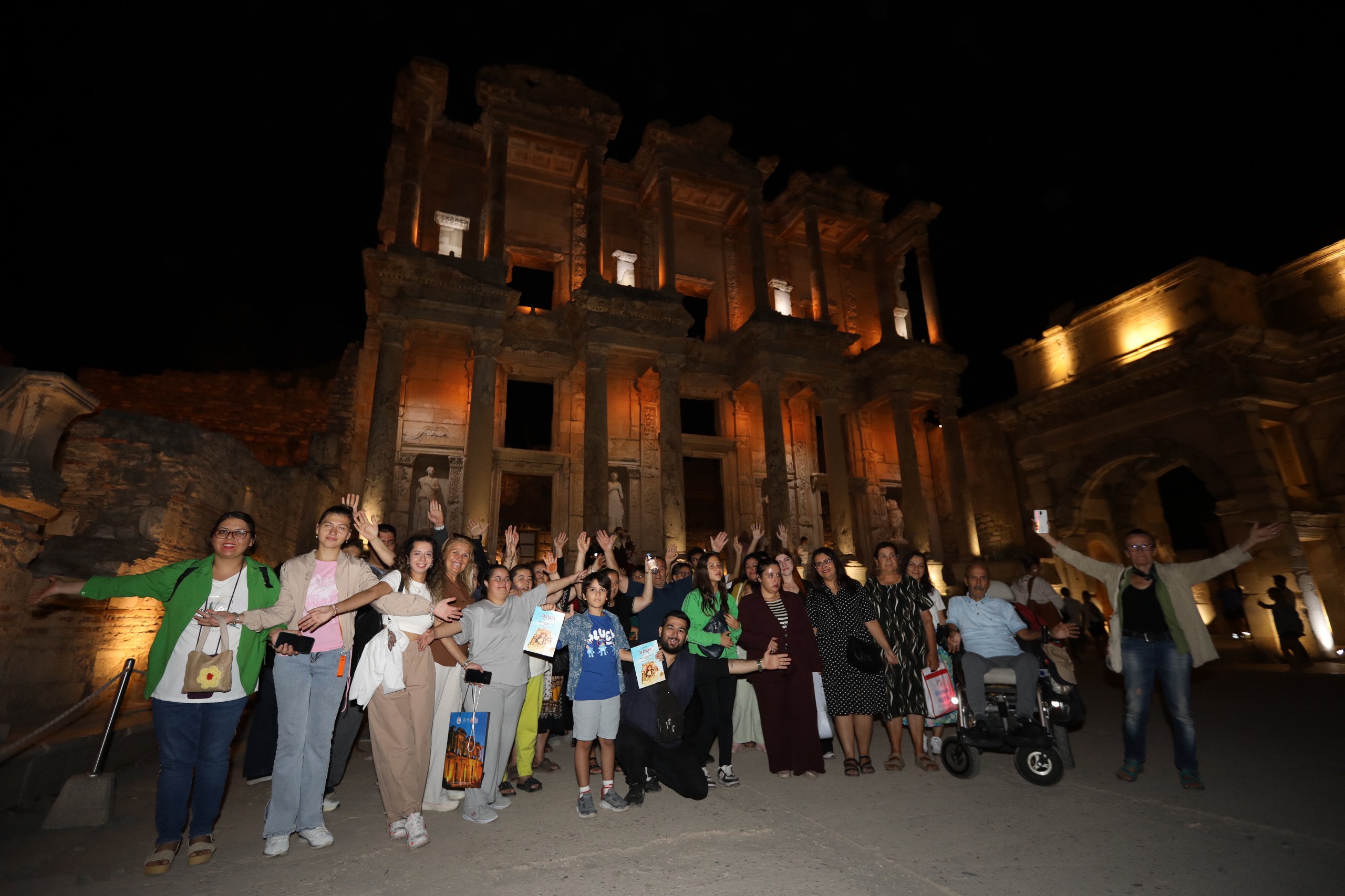 Efes Selçuk Belediyesi Engelsiz Yaşam Merkezi, engelsiz bireyler ve ailelerini