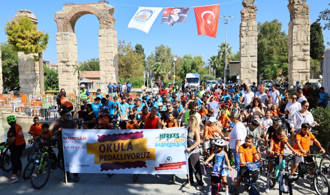 Efes Selçuk Belediyesi öncülüğünde düzenlenen “Okula Pedalla” etkinliği, her yaştan