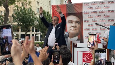 CHP'nin İzmir'deki genç ama tecrübeli isimlerinden biri olan Serkan Kalmaz,