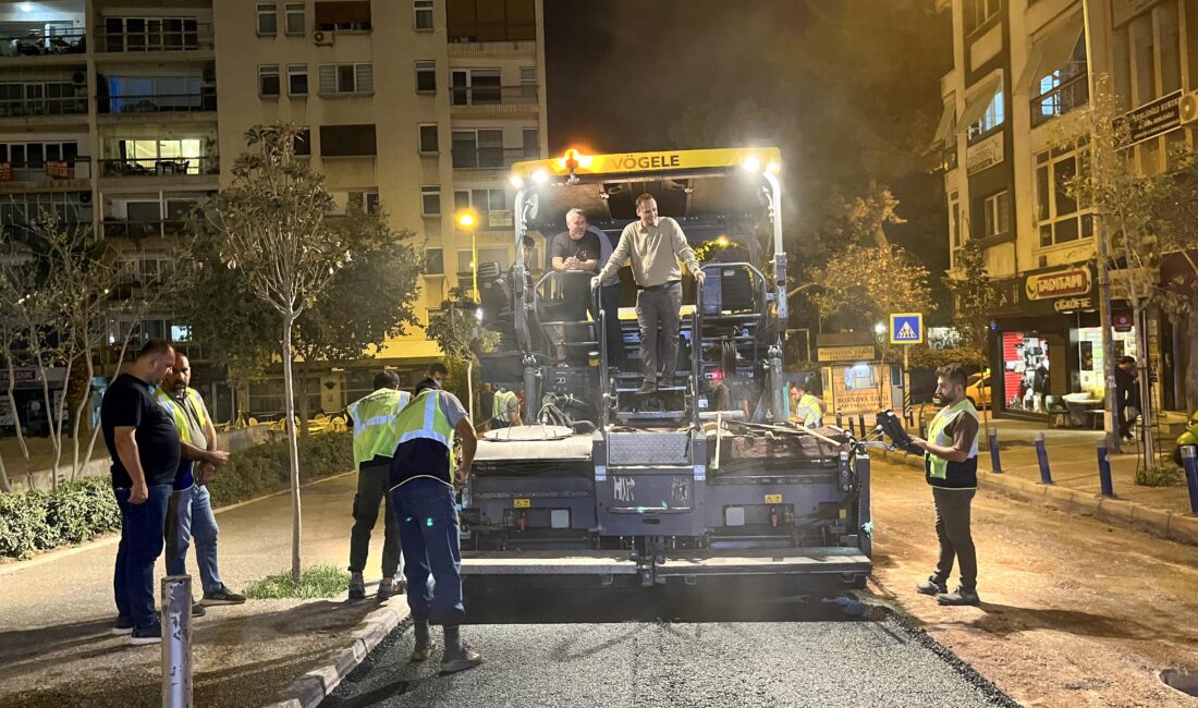 Bornova’da gece mesaisi: Fevzi Çakmak Caddesi okul açılışına yetişti Bornova Belediyesi, İZSU’nun altyapı çalışmalarının ardından Mustafa Kemal Caddesi’ni yenileyerek