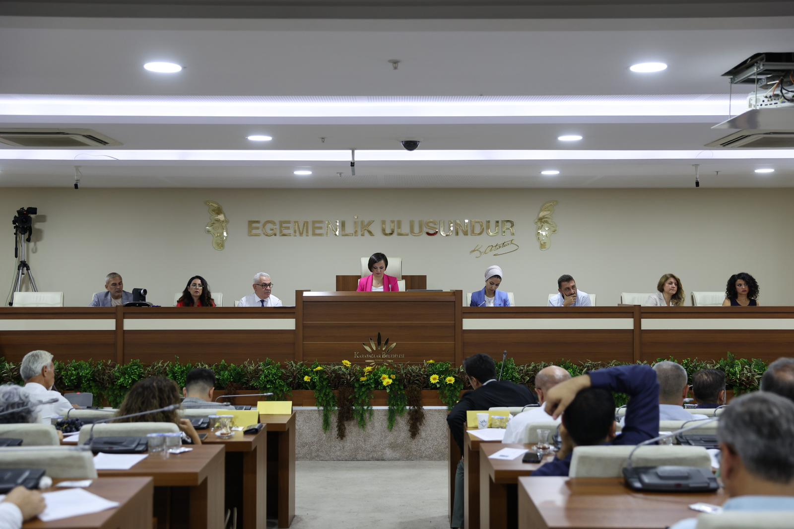 Karabağlar Belediye Başkanı Helil Kınay, Eylül ayı meclis toplantısında ilçedeki