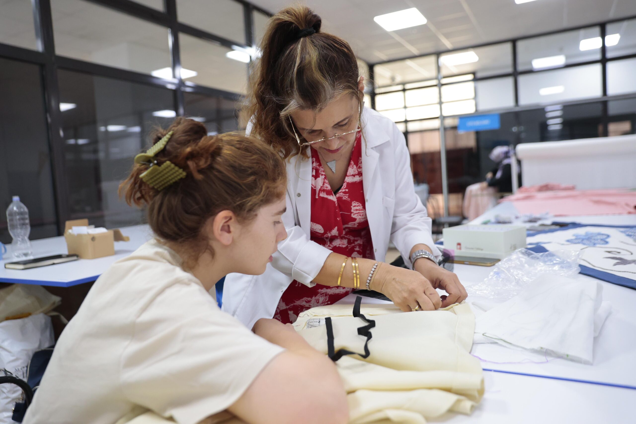 Konak Belediyesi’nin Toros Sosyal Tesisleri’nde İzmir Büyükşehir Belediyesi Meslek Fabrikası