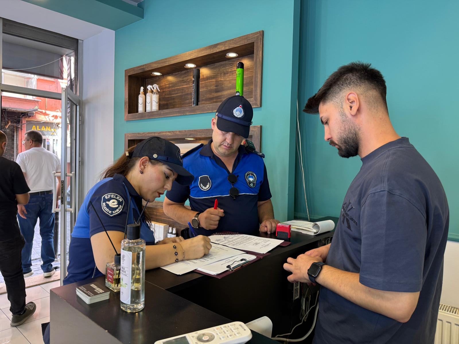 Efeler Belediyesi Zabıta Müdürlüğü ekipleri, yeni eğitim-öğretim yılıyla birlikte okul