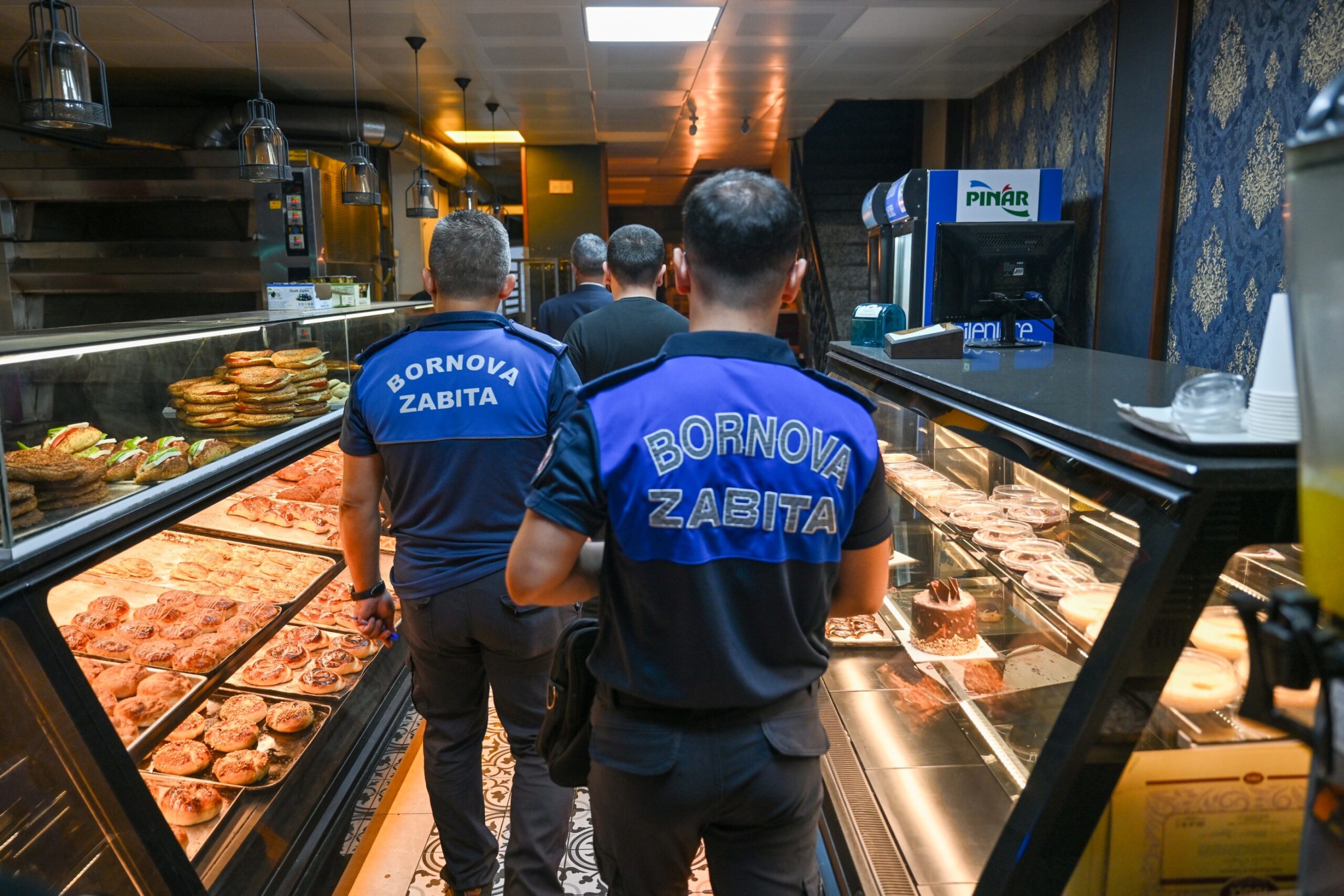 Bornova Belediyesi, halkın sağlıklı gıdaya ulaşması için sabaha karşı fırın