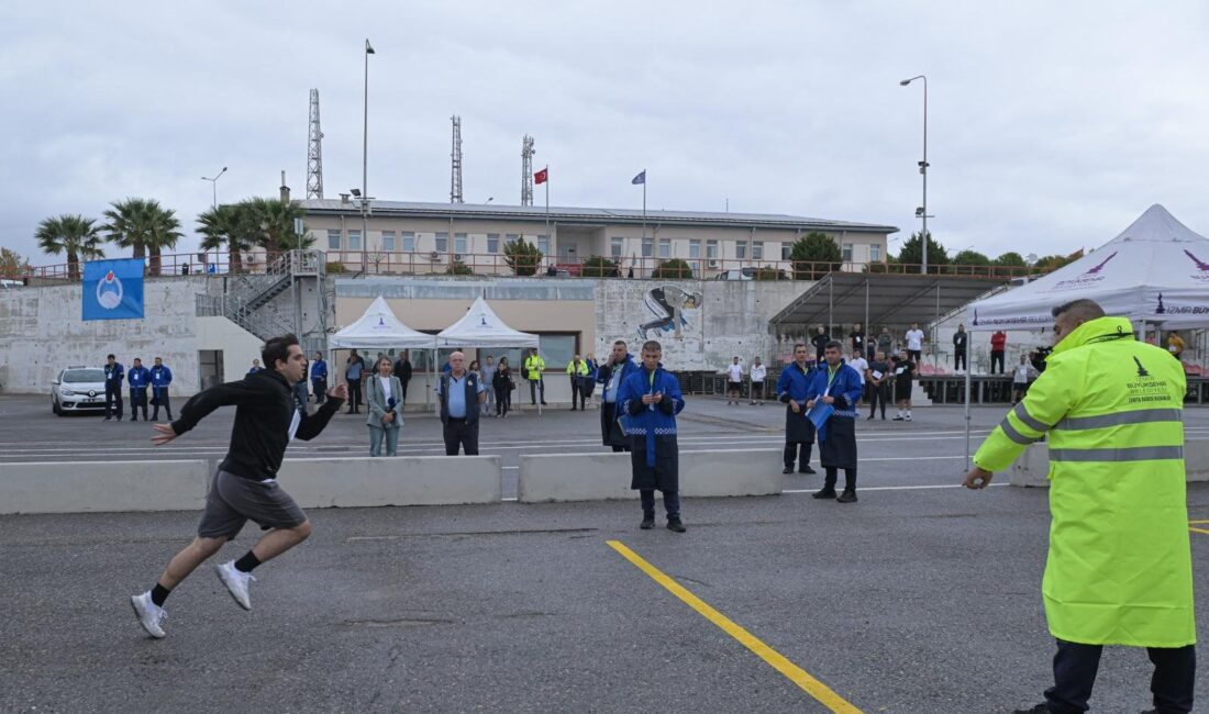 İzmir’de zabıta sınavı heyecanı: 250 aday kadro için ter döktü İzmir Büyükşehir Belediyesi Zabıta Dairesi Başkanlığı bünyesine alınacak 50 yeni