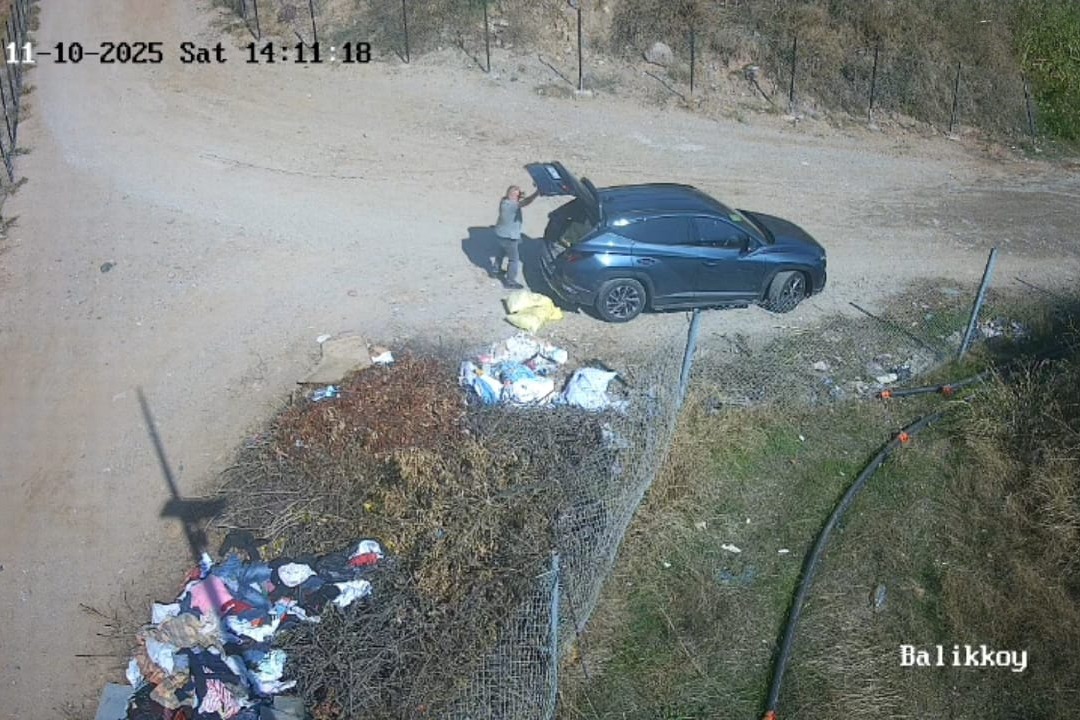 Efeler Belediyesi Zabıta Müdürlüğü ekipleri, Balıkköy Mahallesi’nde moloz döken bir