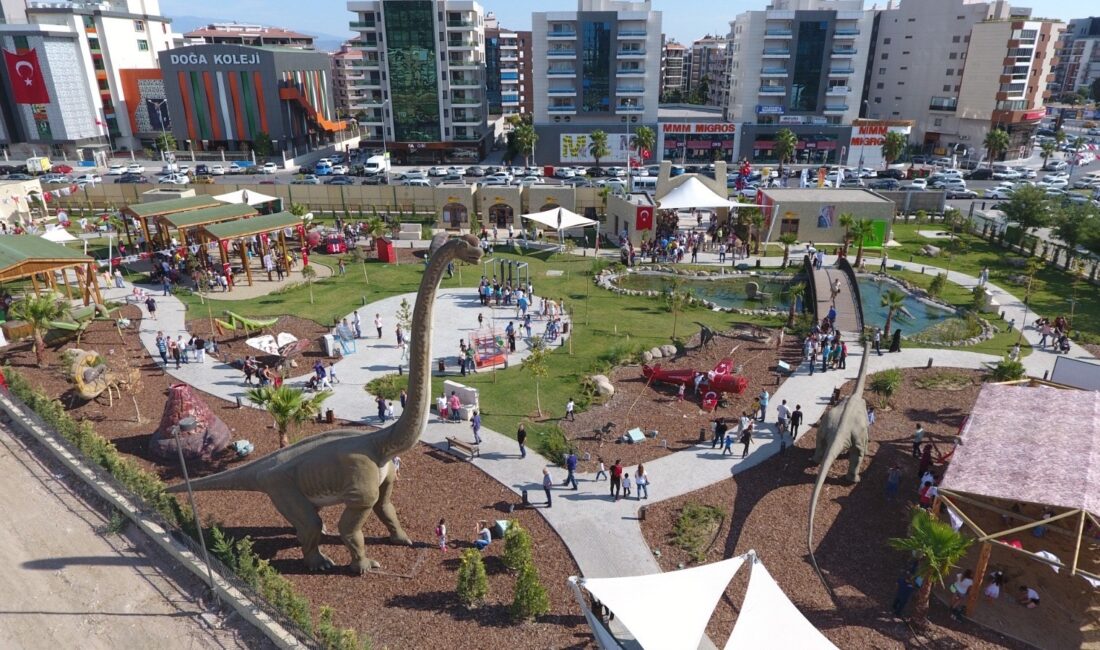 Karşıyaka Belediyesi’nin çocuklara bilimi, sanatı ve eğlenceyi bir arada sunan