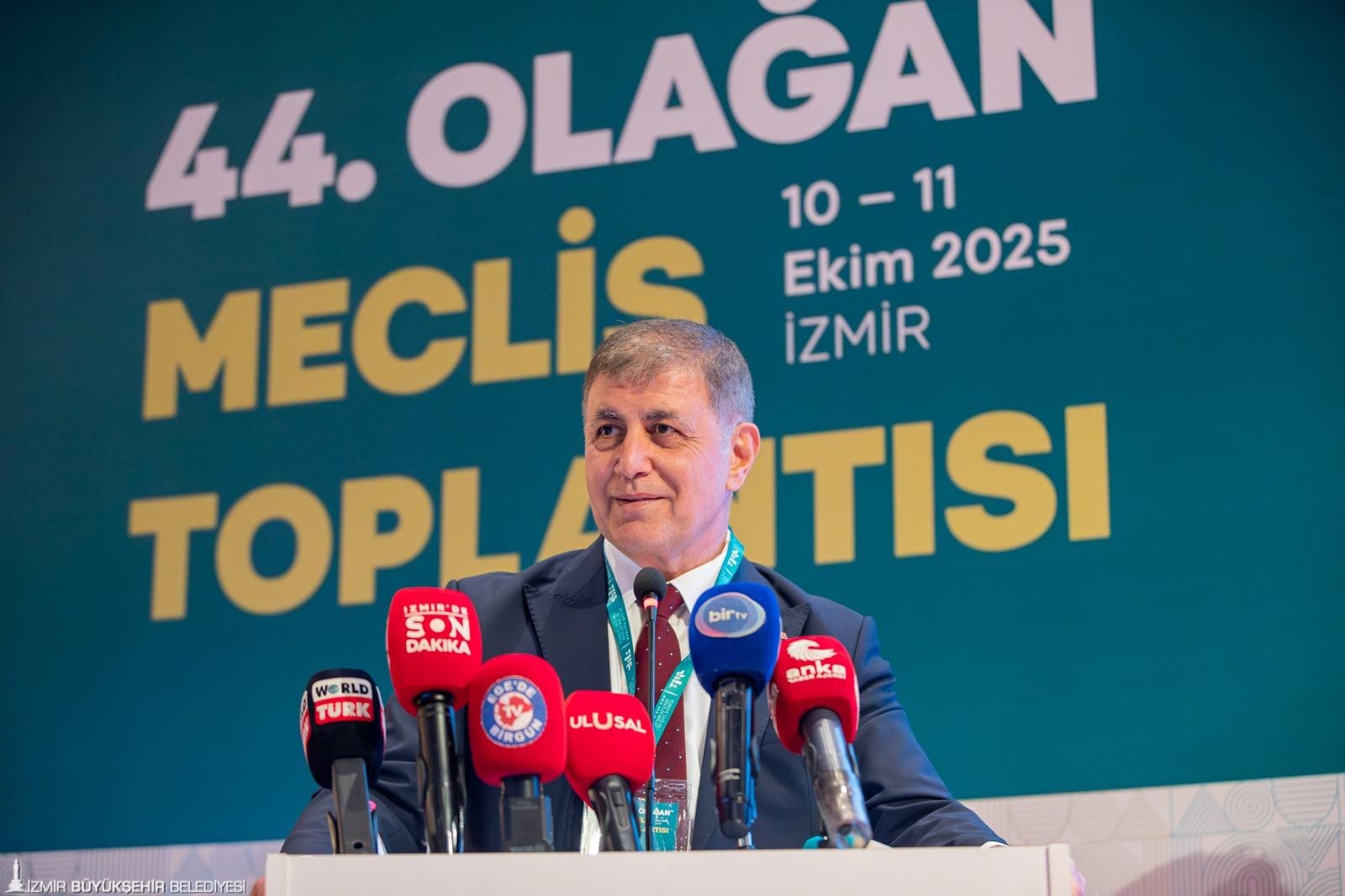 İzmir Büyükşehir Belediye Başkanı Dr. Cemil Tugay'ın başkanı olduğu Türkiye