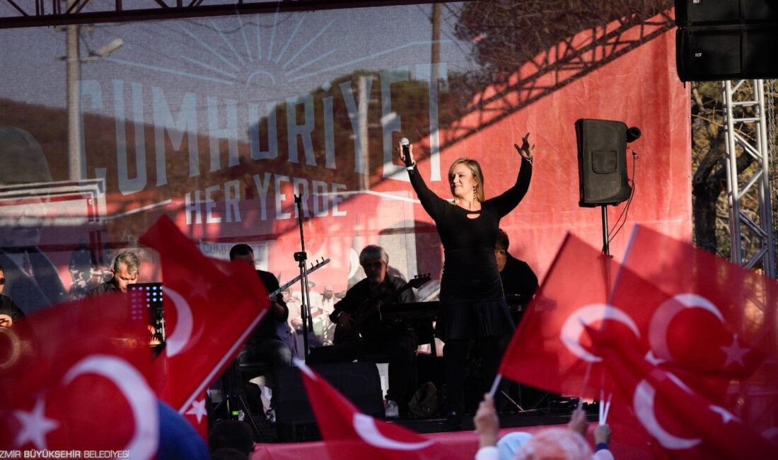 İzmir Büyükşehir Belediyesi, Cumhuriyet Bayramı’nın 102’nci yıl kutlamaları kapsamında bu