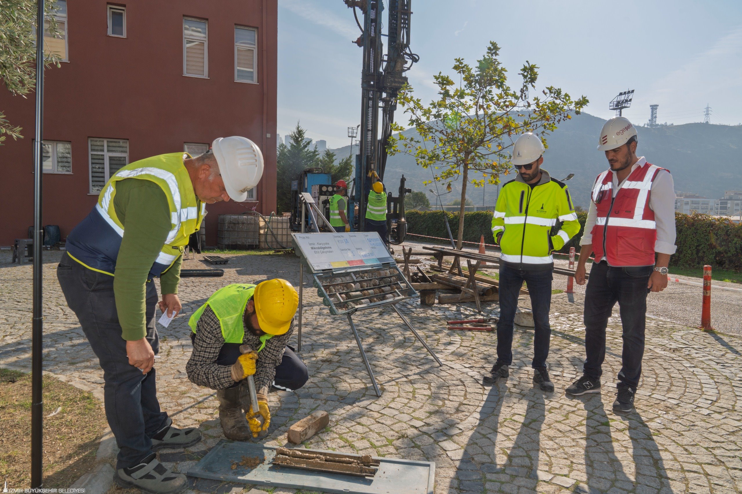 İzmir Büyükşehir Belediyesi, afetlere karşı dirençli ve sağlıklı yaşam alanları