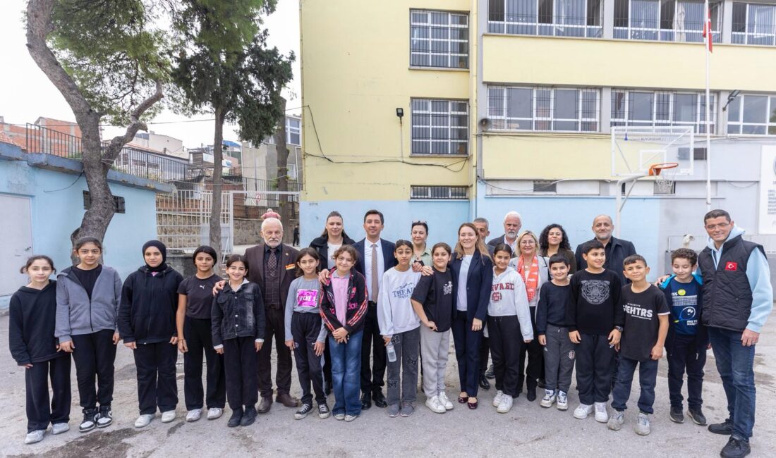 Konak Belediye Başkanı Nilüfer Çınarlı Mutlu, Kestelli Şerife Eczacıbaşı Ortaokulu’nu