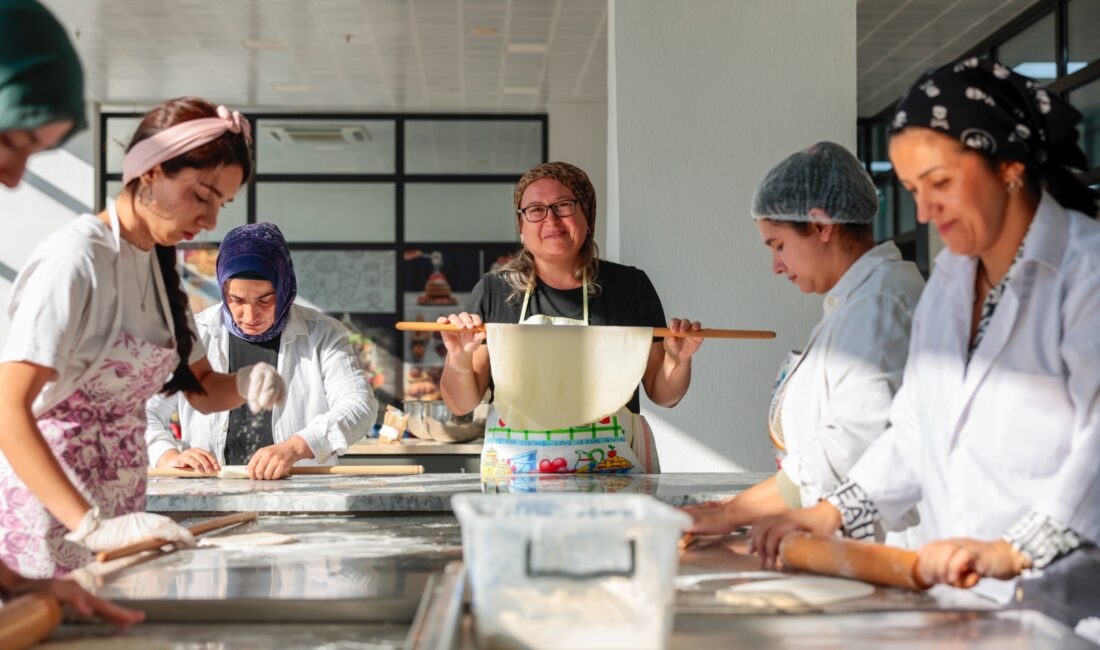 Konak Belediyesi ve İzmir Büyükşehir Belediyesi Meslek Fabrikası iş birliğiyle